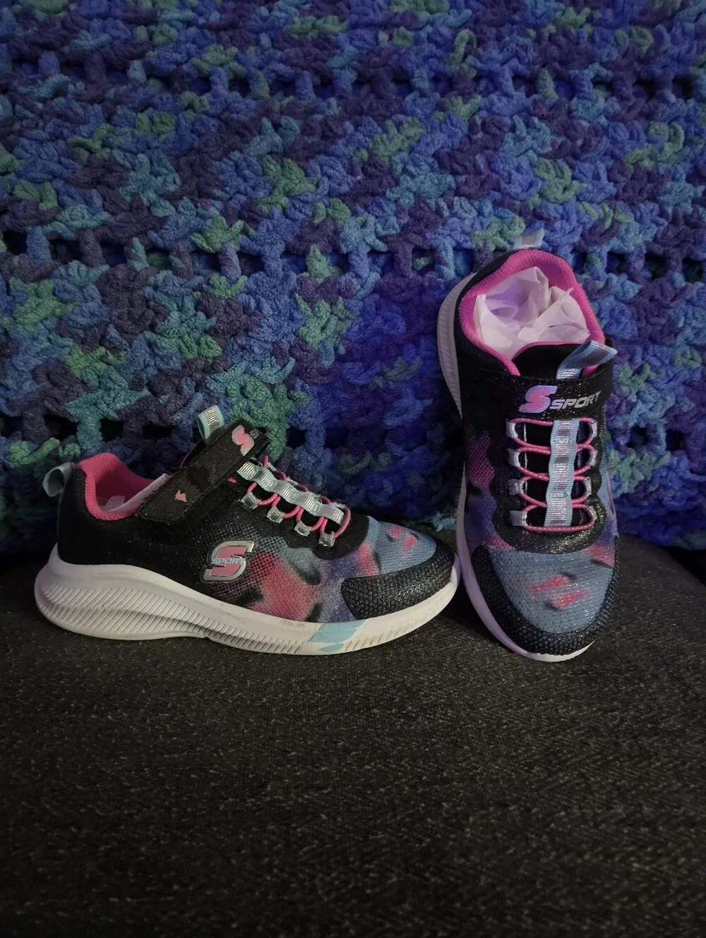Girl's Sketchers Sport Sneakers Size 4